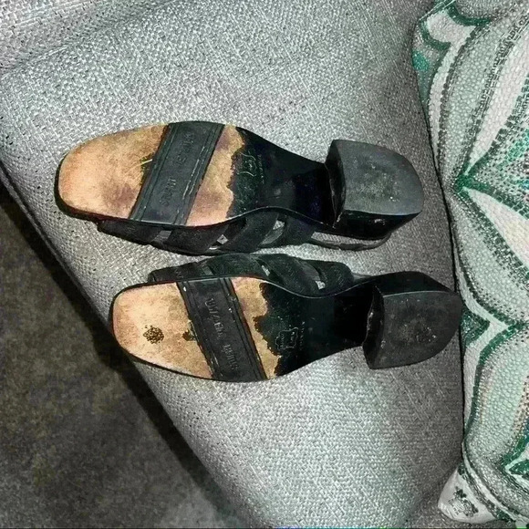 Stuart Weitzman Suede Strappy Sandals with heel size 8 - Picture 4 of 6